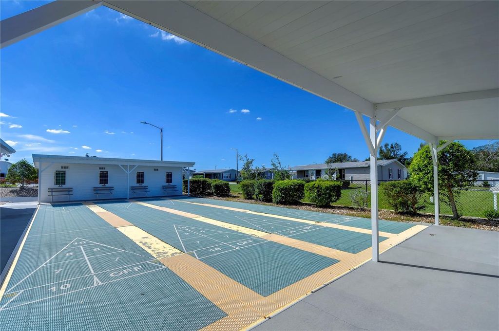 Image 52 of property listing at 37232 NEUKOM AVENUE, Zephyrhills, FL 33541