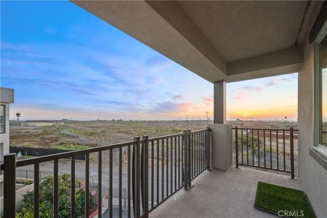 1068 Hampton, Costa Mesa, CA 92627
