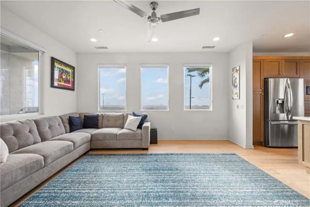 1068 Hampton, Costa Mesa, CA 92627