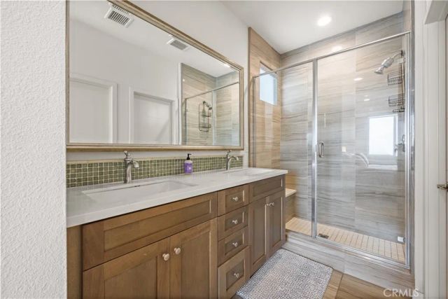 1068 Hampton, Costa Mesa, CA 92627