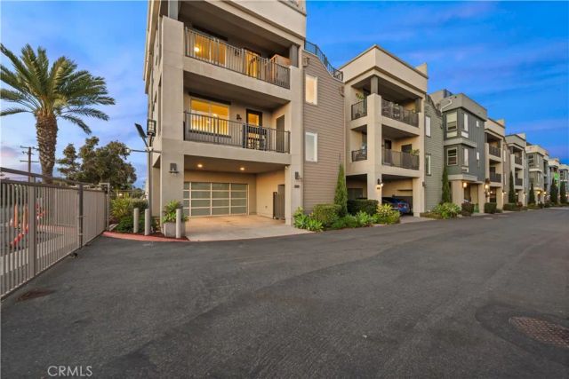 1068 Hampton, Costa Mesa, CA 92627