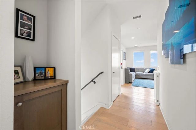 1068 Hampton, Costa Mesa, CA 92627