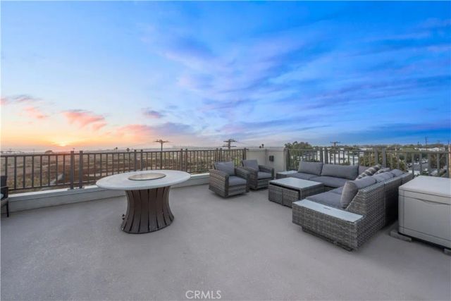 1068 Hampton, Costa Mesa, CA 92627
