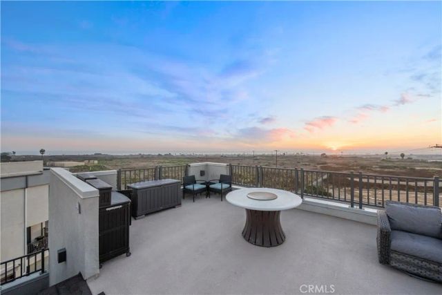1068 Hampton, Costa Mesa, CA 92627