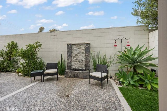 1068 Hampton, Costa Mesa, CA 92627