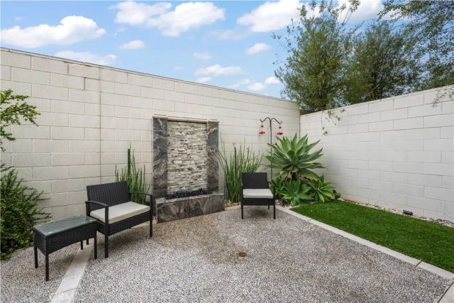 1068 Hampton, Costa Mesa, CA 92627