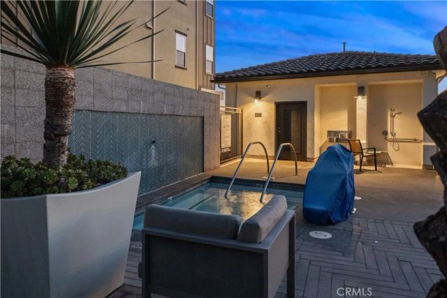 1068 Hampton, Costa Mesa, CA 92627