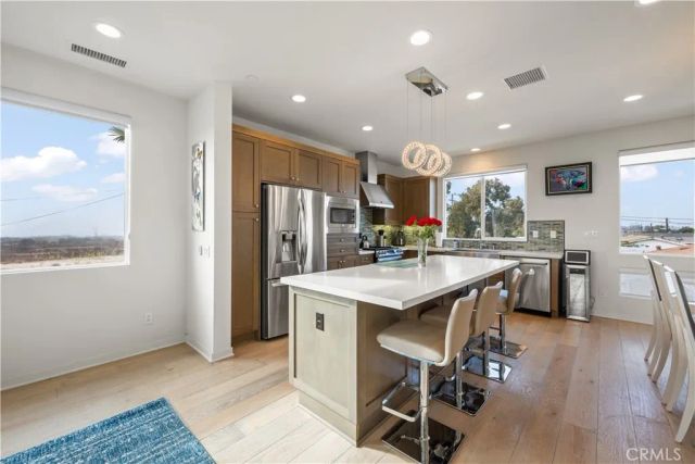 1068 Hampton, Costa Mesa, CA 92627