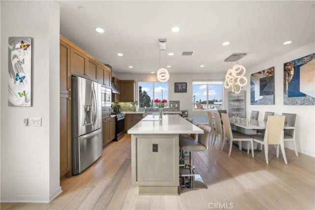 1068 Hampton, Costa Mesa, CA 92627