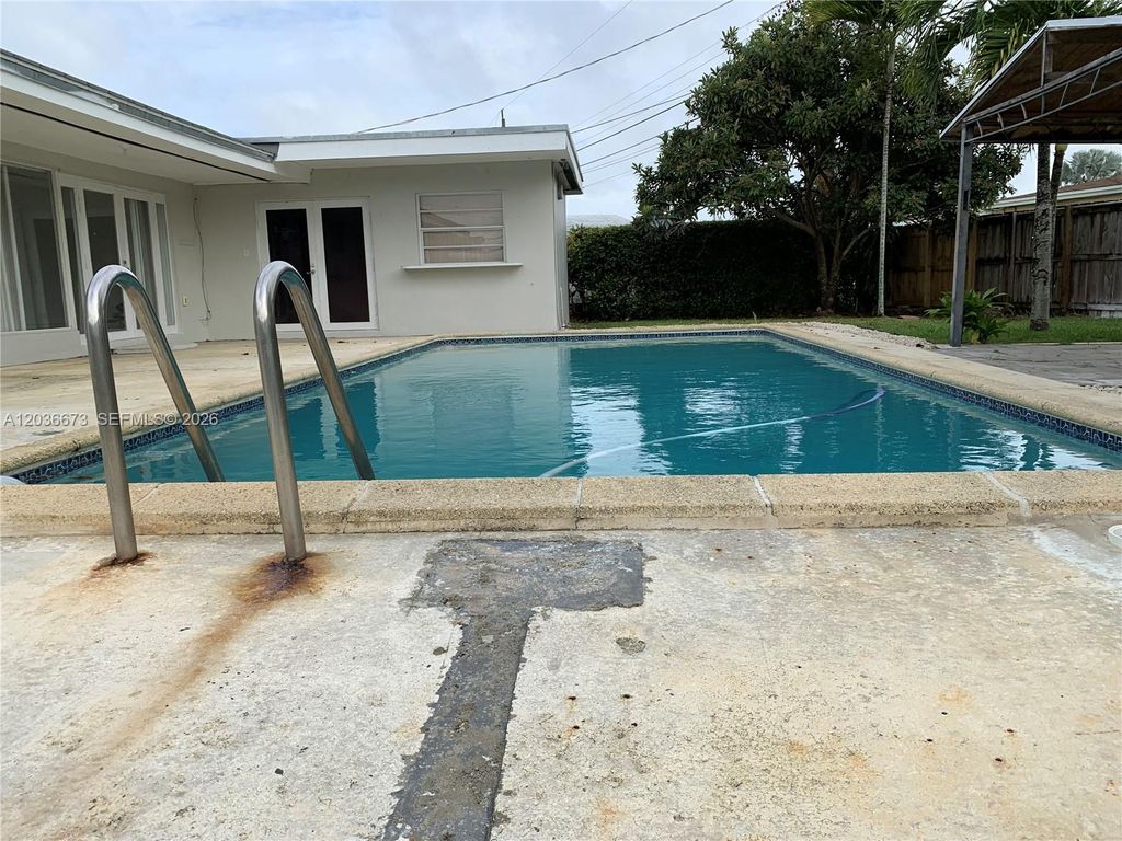 2025 SW 84th Ct, Miami, FL 33155
