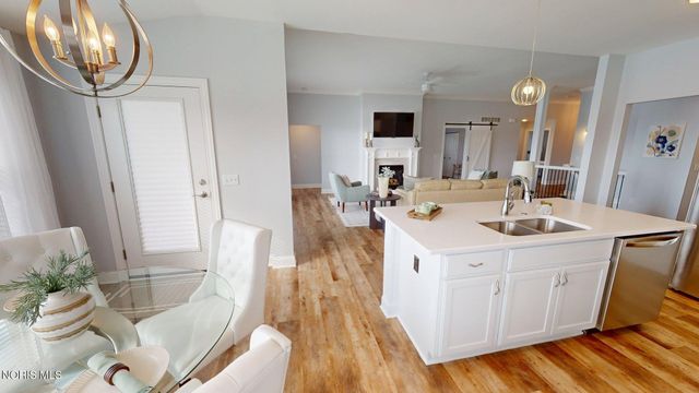 1355 Fiddlers Way, Waterville, OH 43566