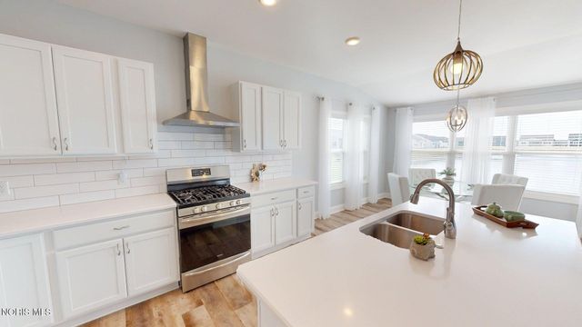 1355 Fiddlers Way, Waterville, OH 43566