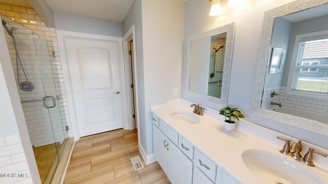 1355 Fiddlers Way, Waterville, OH 43566