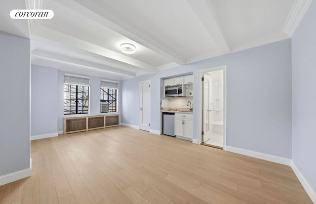 320 E 42nd St Apt 2117, New York City, NY 10017