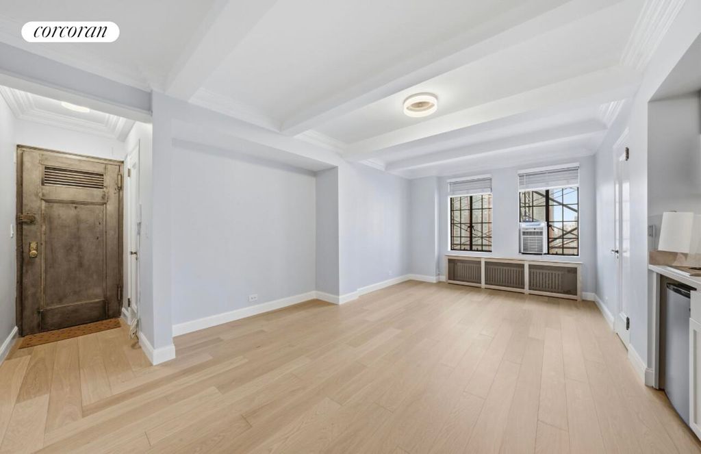 320 E 42nd St Apt 2117, New York City, NY 10017
