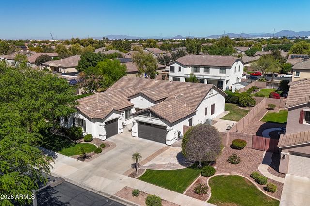 19136 E Canary Way, Queen Creek, AZ 85142