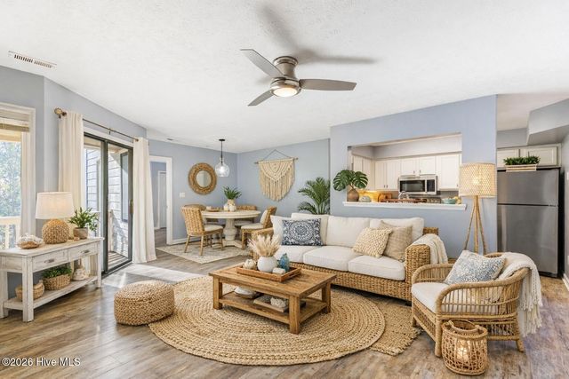 159 Longstreet Drive Apt 203, Wilmington, NC 28412