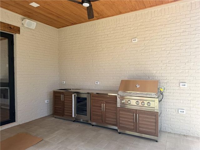 910 Laurel Brooke Avenue, Peachtree City, GA 30269