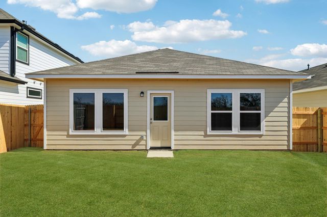 319 Haywood Manor, Maxwell, TX 78656