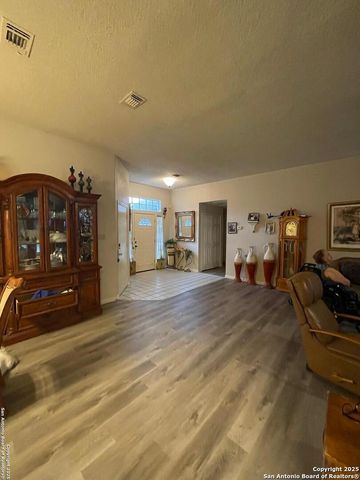 5123 Pine Lake, San Antonio, TX 78244
