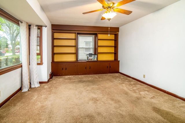 2845 S 52nd STREET, Milwaukee, WI 53219