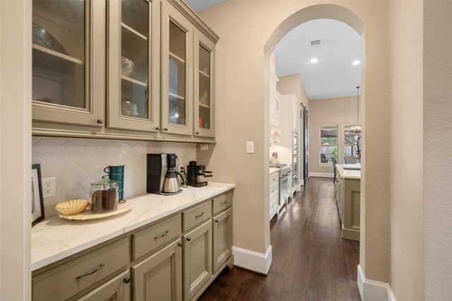 1702 Hunters Trail, Friendswood, TX 77546