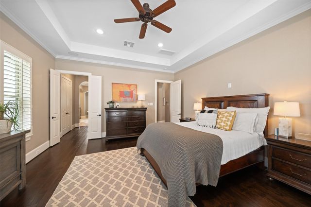 1702 Hunters Trail, Friendswood, TX 77546