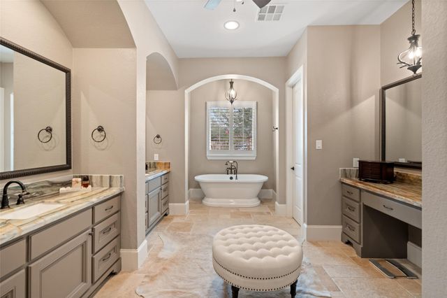 1702 Hunters Trail, Friendswood, TX 77546