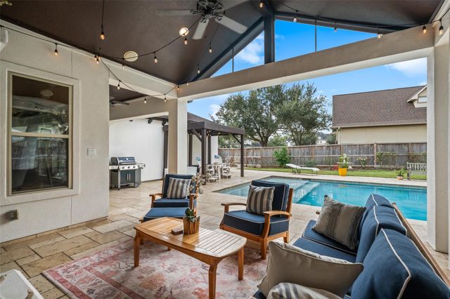 1702 Hunters Trail, Friendswood, TX 77546