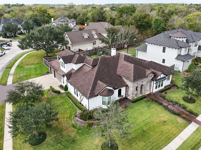1702 Hunters Trail, Friendswood, TX 77546