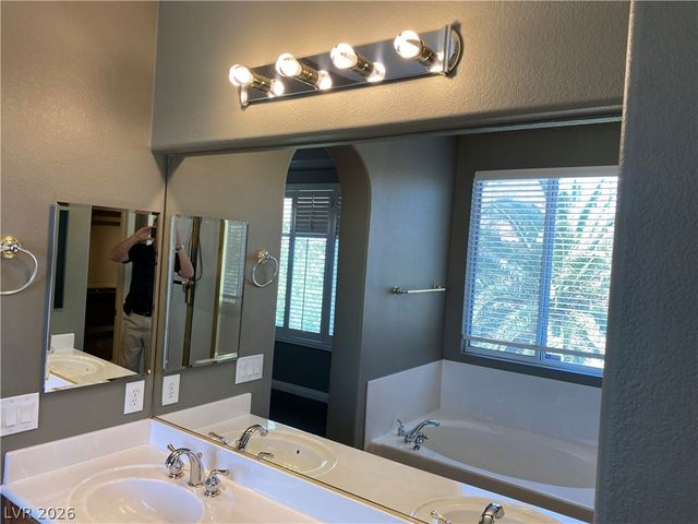 11752 Del Sur Avenue, Las Vegas, NV 89138