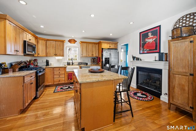 25 Stonegate Circle, Cheshire, CT 06410