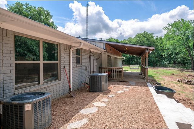 1111 Riley Road, Whitesboro, TX 76273