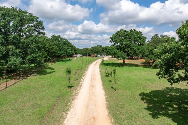 1111 Riley Road, Whitesboro, TX 76273