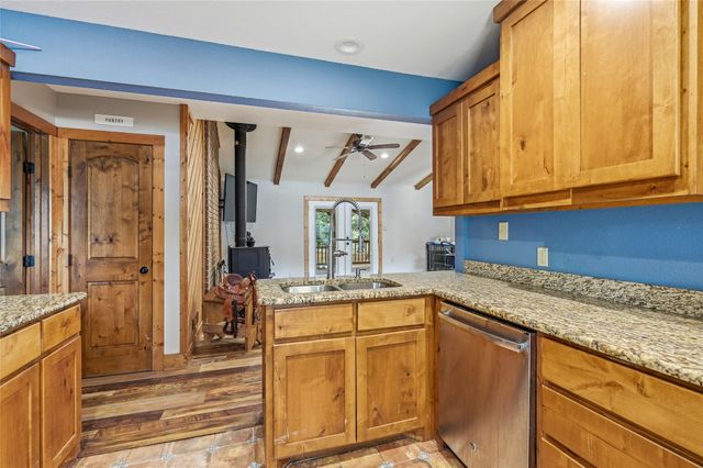 1111 Riley Road, Whitesboro, TX 76273