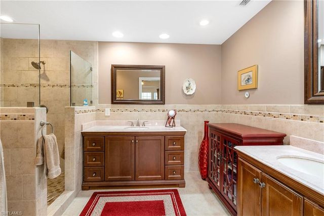 8184 Saratoga DR 801, Naples, FL 34113