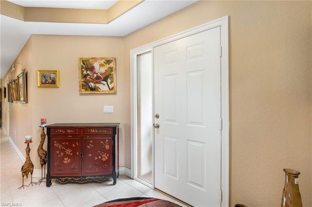8184 Saratoga DR 801, Naples, FL 34113