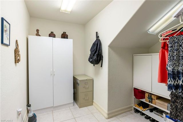 8184 Saratoga DR 801, Naples, FL 34113
