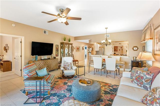 8184 Saratoga DR 801, Naples, FL 34113