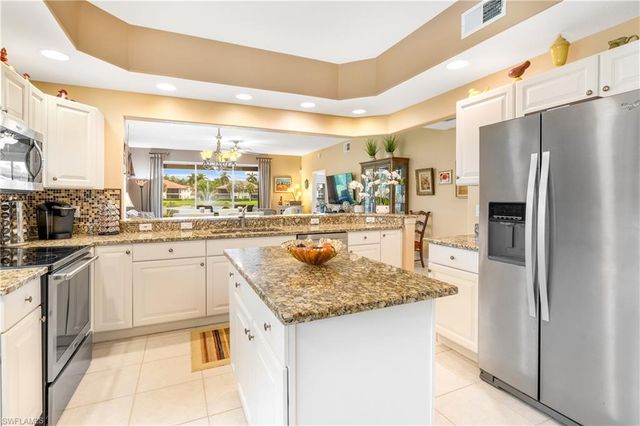 8184 Saratoga DR 801, Naples, FL 34113