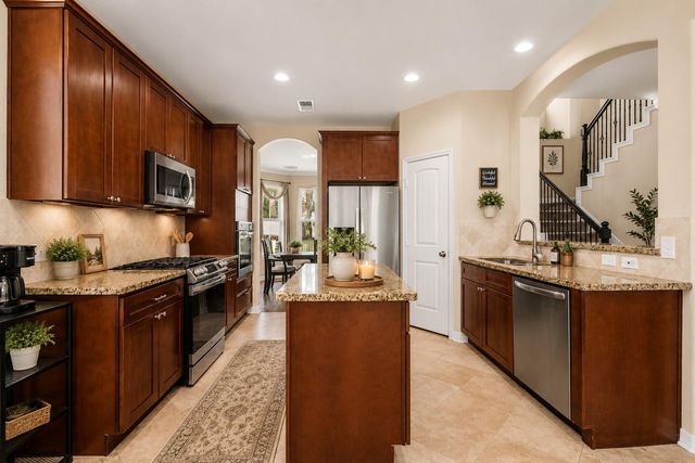 19007 Hikers Trail Drive, Humble, TX 77346