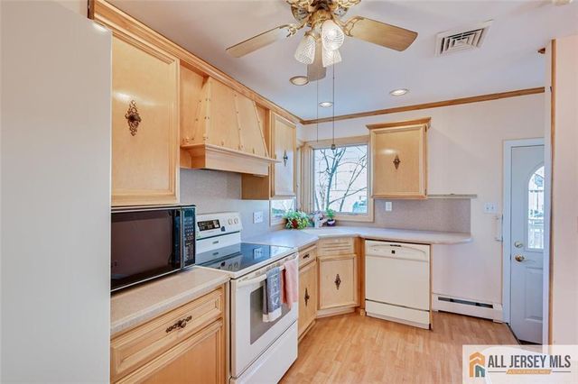 31 Marie Road, Fords, NJ 08863