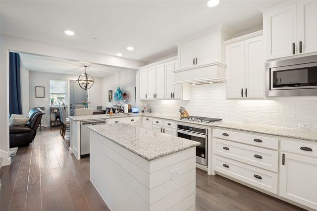 669 Trail Side Drive, Lewisville, TX 75067