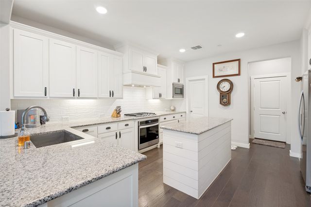 669 Trail Side Drive, Lewisville, TX 75067