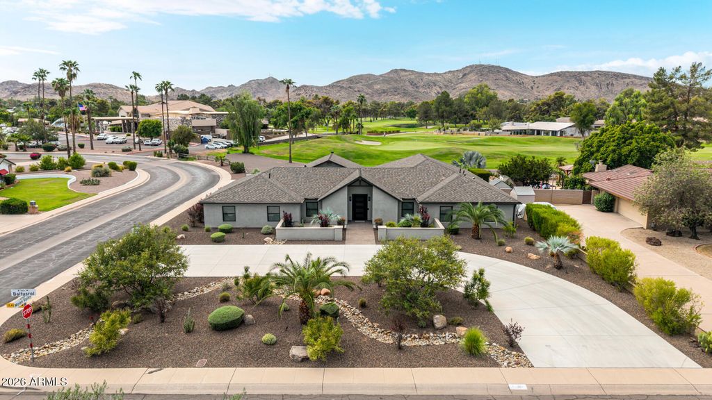 301 W MOON VALLEY Drive, Phoenix, AZ 85023 — exterior