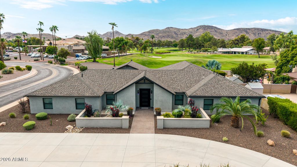 301 W MOON VALLEY Drive, Phoenix, AZ 85023 — photo 2