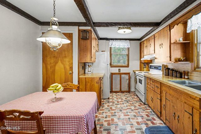 14 Kelton Court, Albany, NY 12209