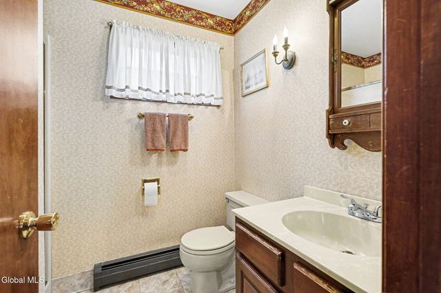 14 Kelton Court, Albany, NY 12209