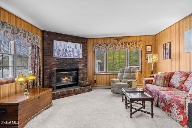 14 Kelton Court, Albany, NY 12209