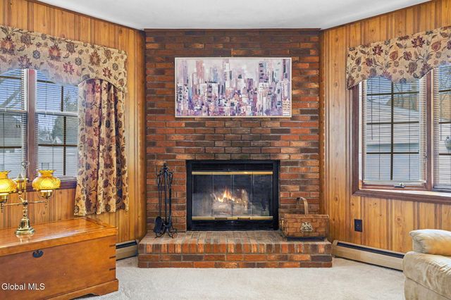 14 Kelton Court, Albany, NY 12209